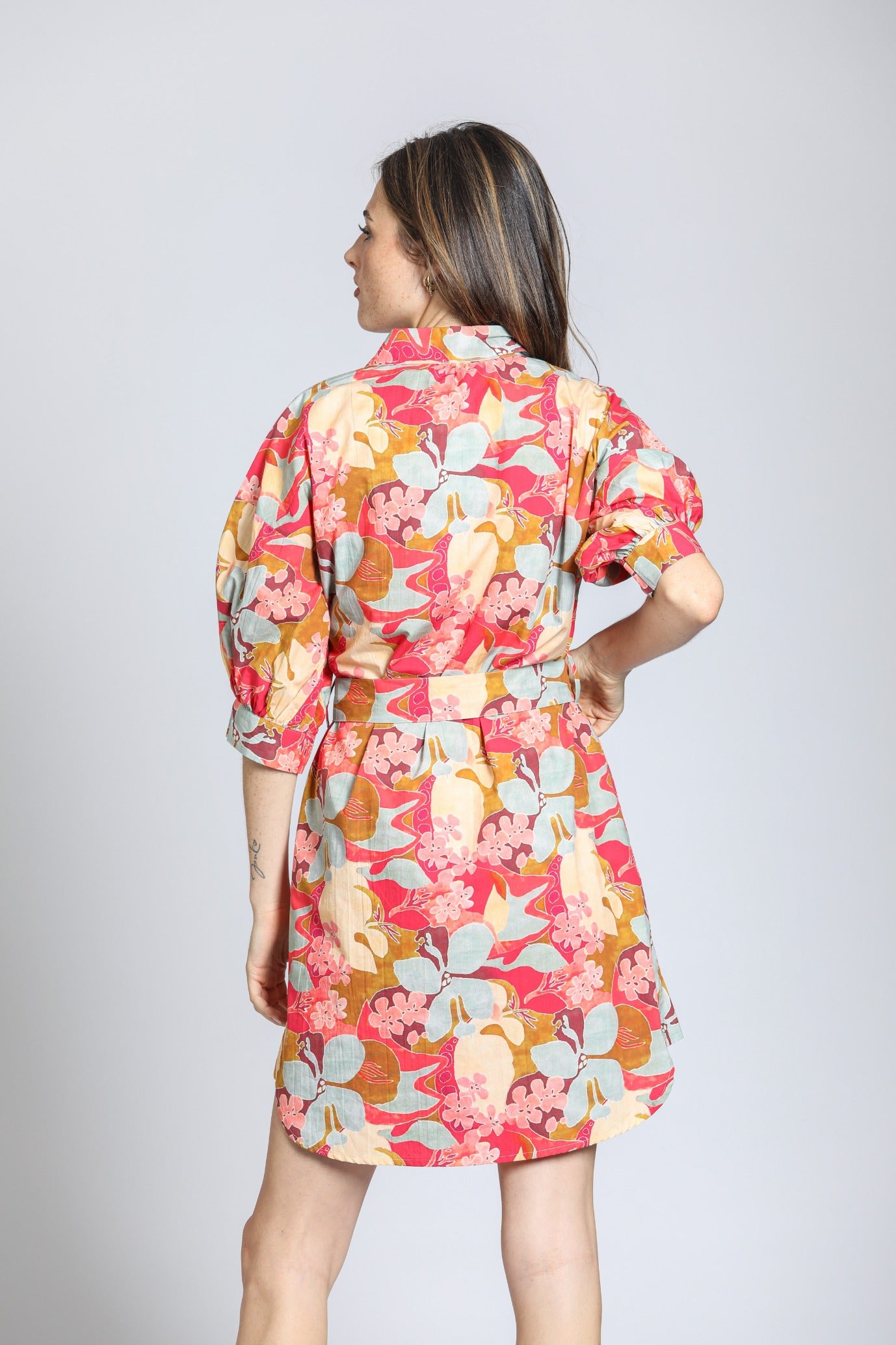 APNY Coral Belted Puff Sleeve Dress in Garden Party Print-Dresses-APNY-Deja Nu Boutique, Women's Fashion Boutique in Lampasas, Texas