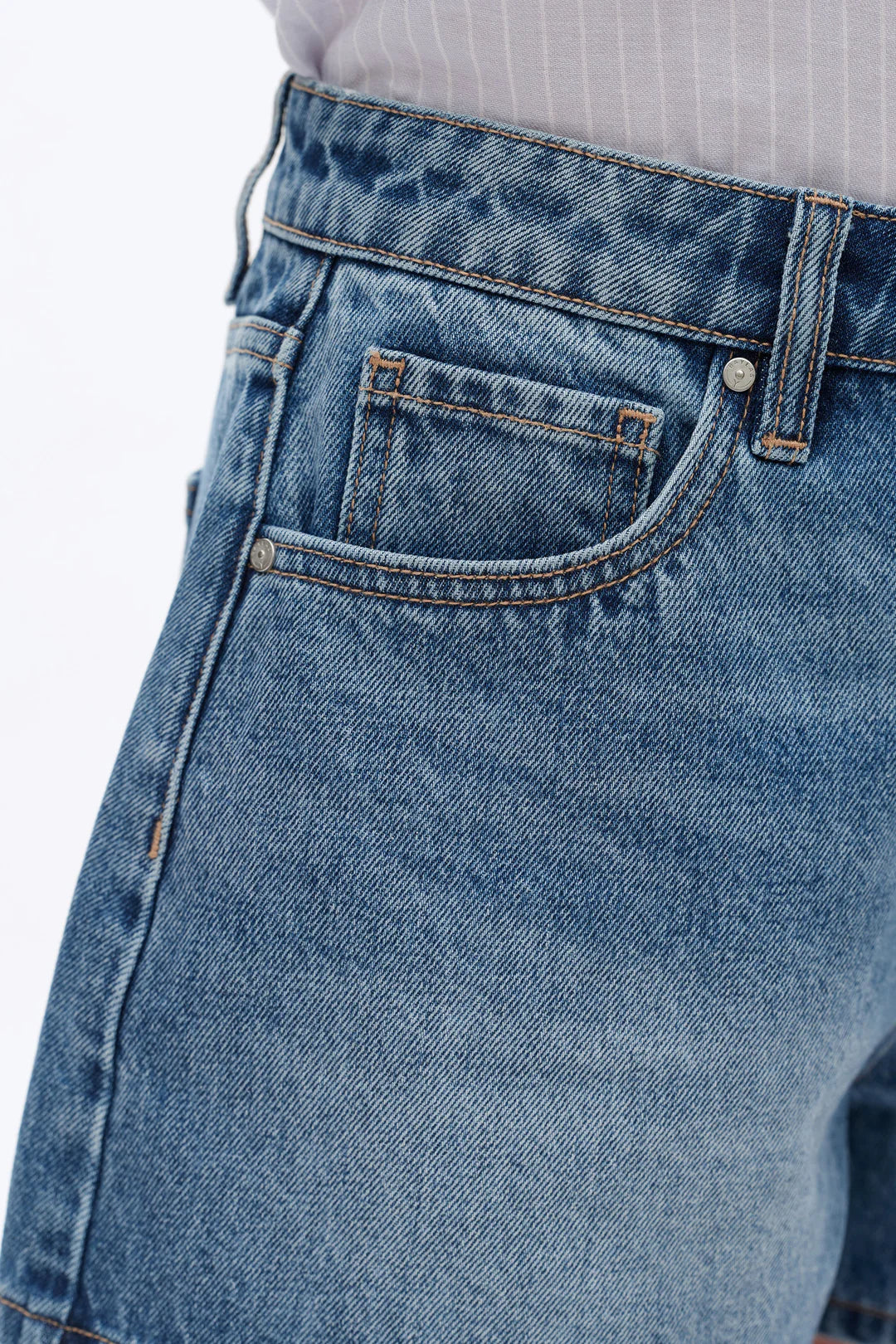 Bayeas Mid Rise Rigid Denim Shorts – Medium Blue-Shorts-Bayeas-Deja Nu Boutique, Women's Fashion Boutique in Lampasas, Texas