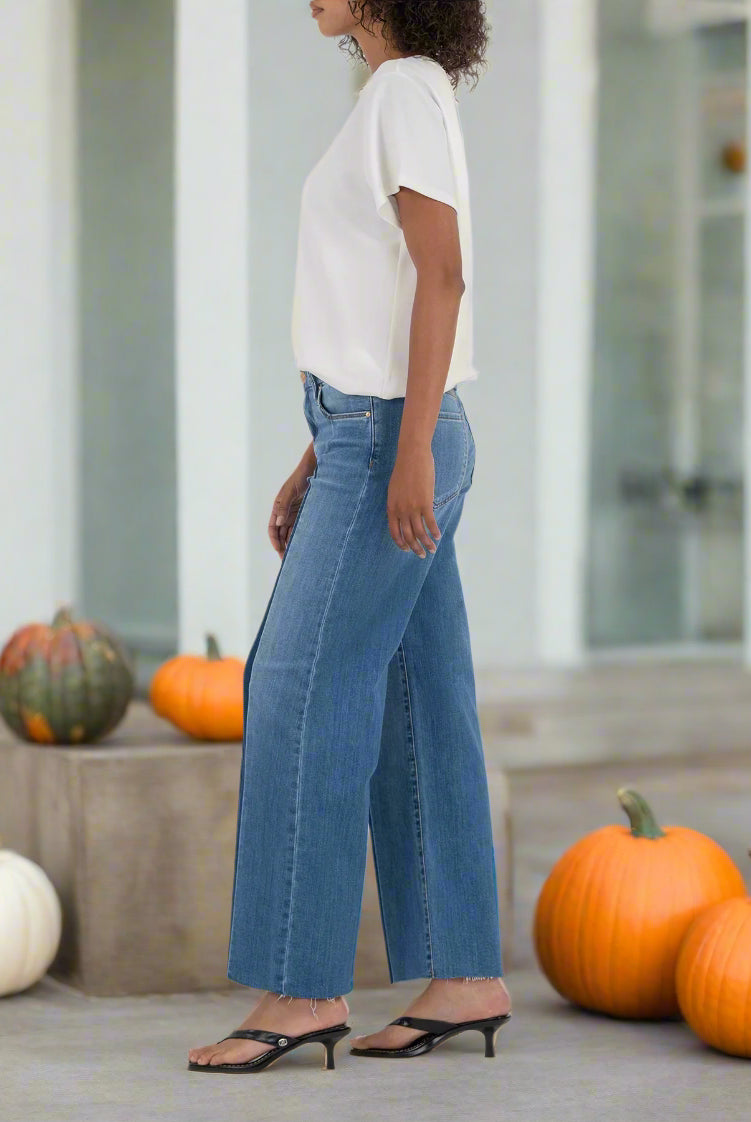 Kut from the Kloth Meg High Rise Pleated Wide Leg Jeans with Shadow Panels-Jeans-Kut from the Kloth-Deja Nu Boutique, Women's Fashion Boutique in Lampasas, Texas