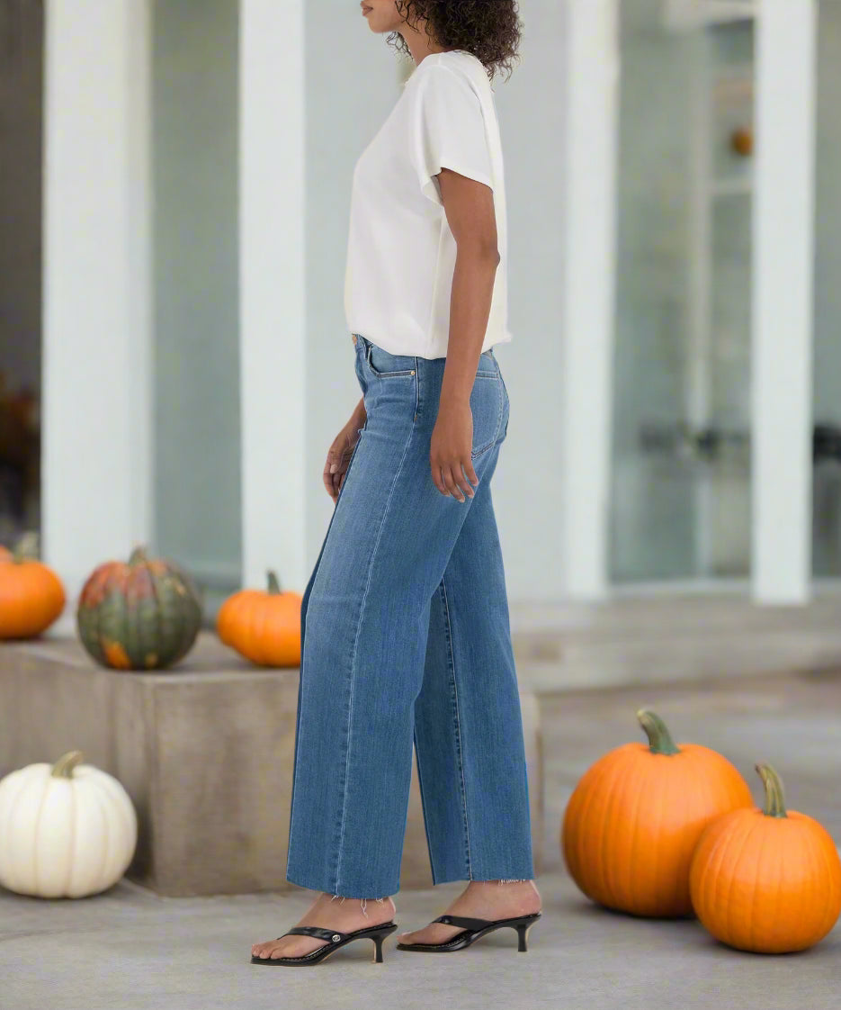 Kut from the Kloth Meg High Rise Pleated Wide Leg Jeans with Shadow Panels-Jeans-Kut from the Kloth-Deja Nu Boutique, Women's Fashion Boutique in Lampasas, Texas