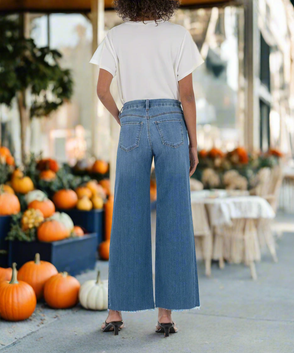 Kut from the Kloth Meg High Rise Pleated Wide Leg Jeans with Shadow Panels-Jeans-Kut from the Kloth-Deja Nu Boutique, Women's Fashion Boutique in Lampasas, Texas