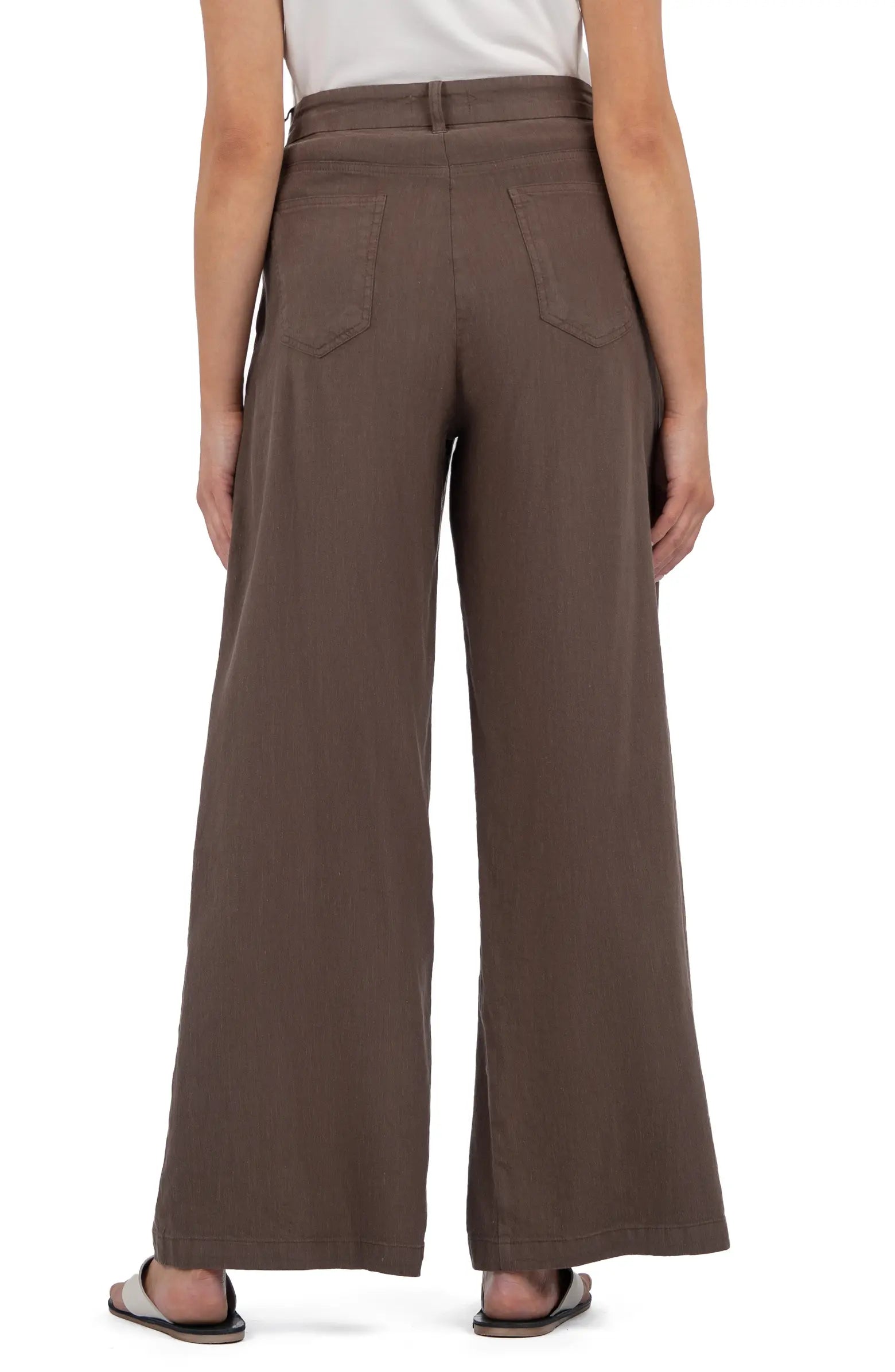 Kut from the Kloth Ryan High Rise Wide Leg Trouser – Chocolate Linen Blend-trousers-Kut from the Kloth-Deja Nu Boutique, Women's Fashion Boutique in Lampasas, Texas