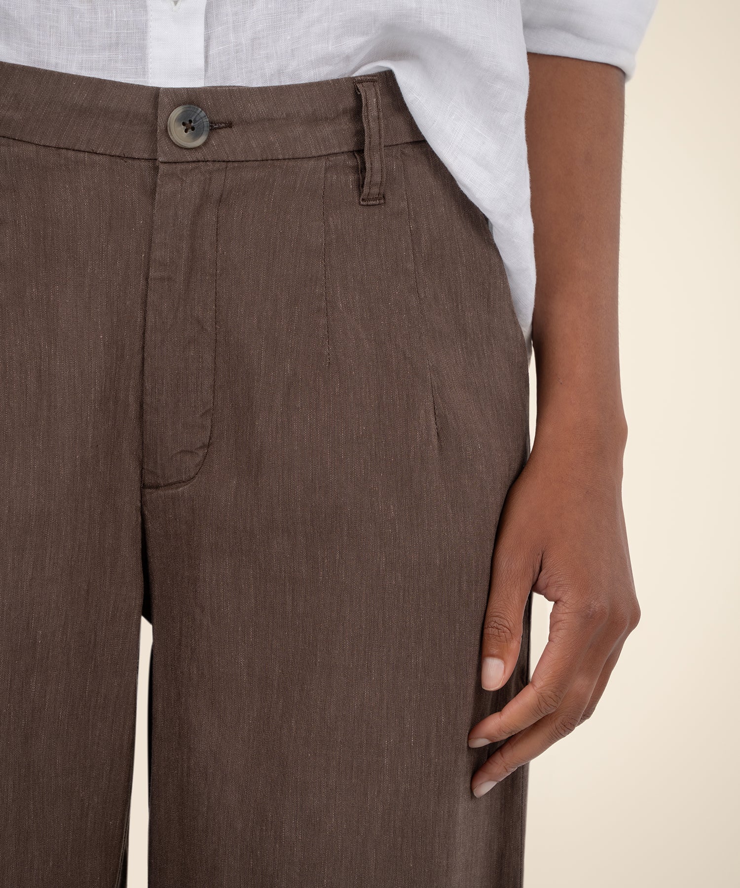 Kut from the Kloth Ryan High Rise Wide Leg Trouser – Chocolate Linen Blend-trousers-Kut from the Kloth-Deja Nu Boutique, Women's Fashion Boutique in Lampasas, Texas