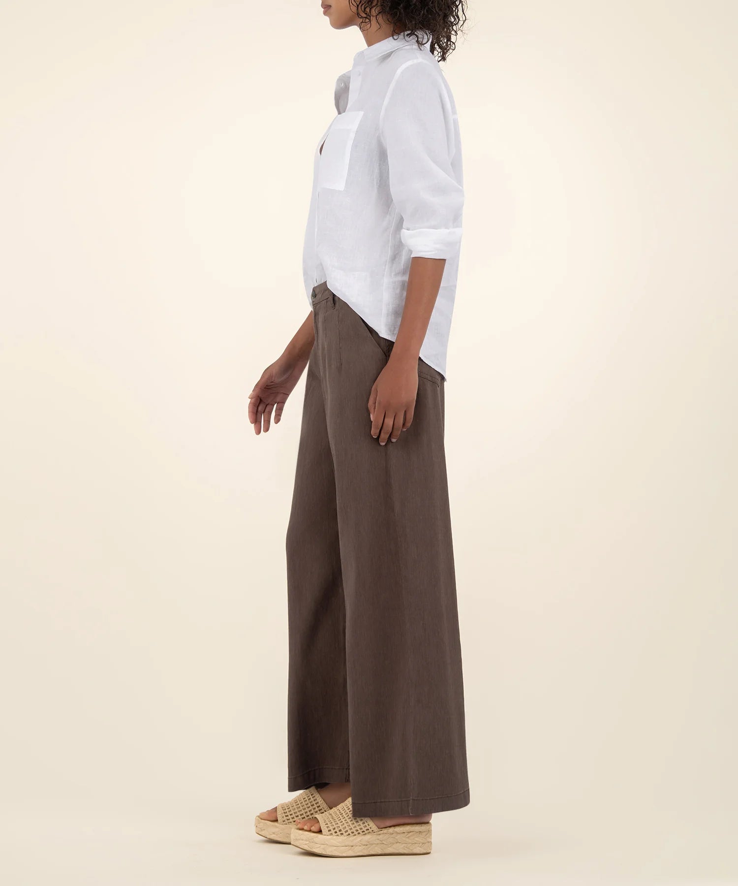Kut from the Kloth Ryan High Rise Wide Leg Trouser – Chocolate Linen Blend-trousers-Kut from the Kloth-Deja Nu Boutique, Women's Fashion Boutique in Lampasas, Texas