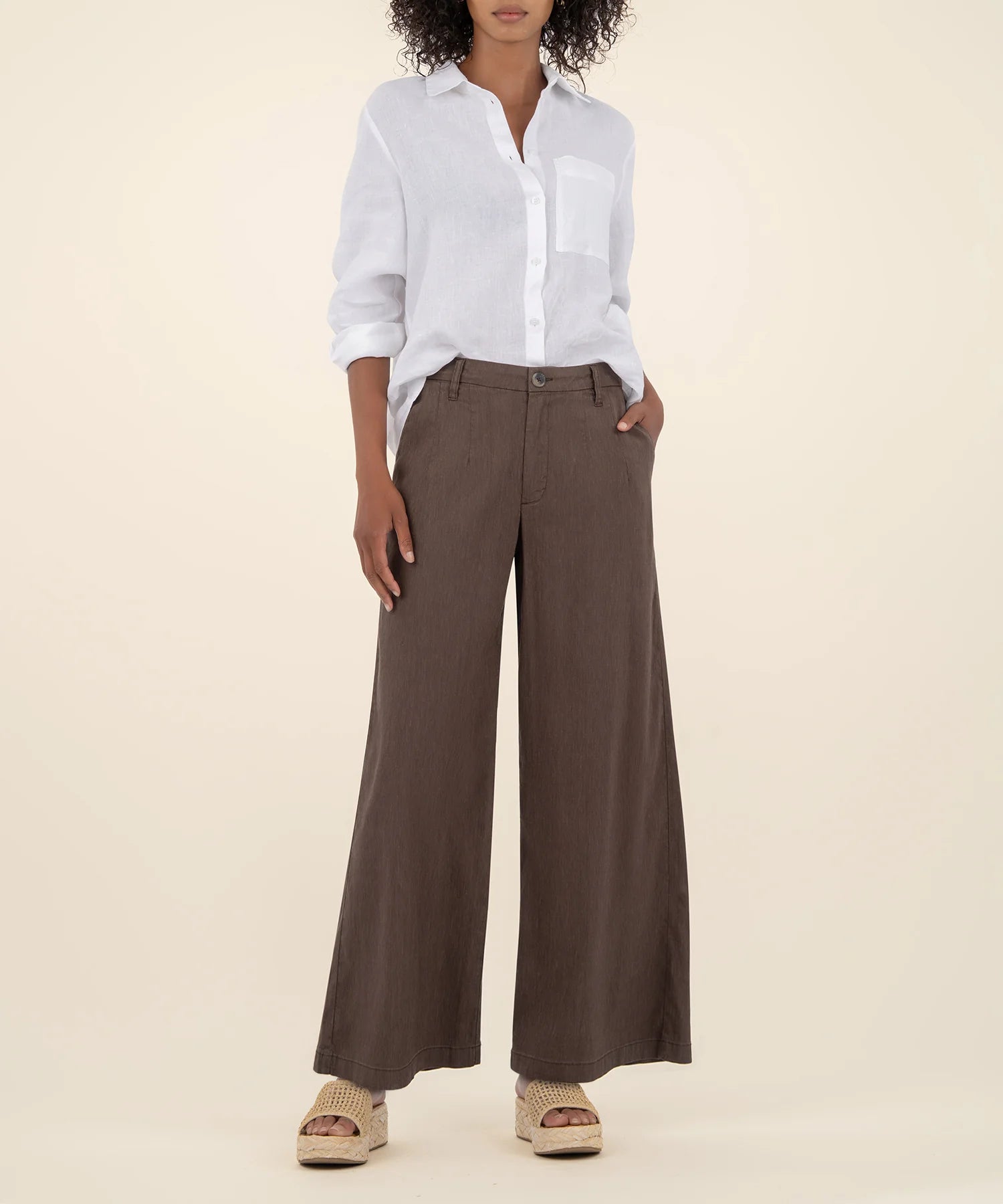 Kut from the Kloth Ryan High Rise Wide Leg Trouser – Chocolate Linen Blend-trousers-Kut from the Kloth-Deja Nu Boutique, Women's Fashion Boutique in Lampasas, Texas