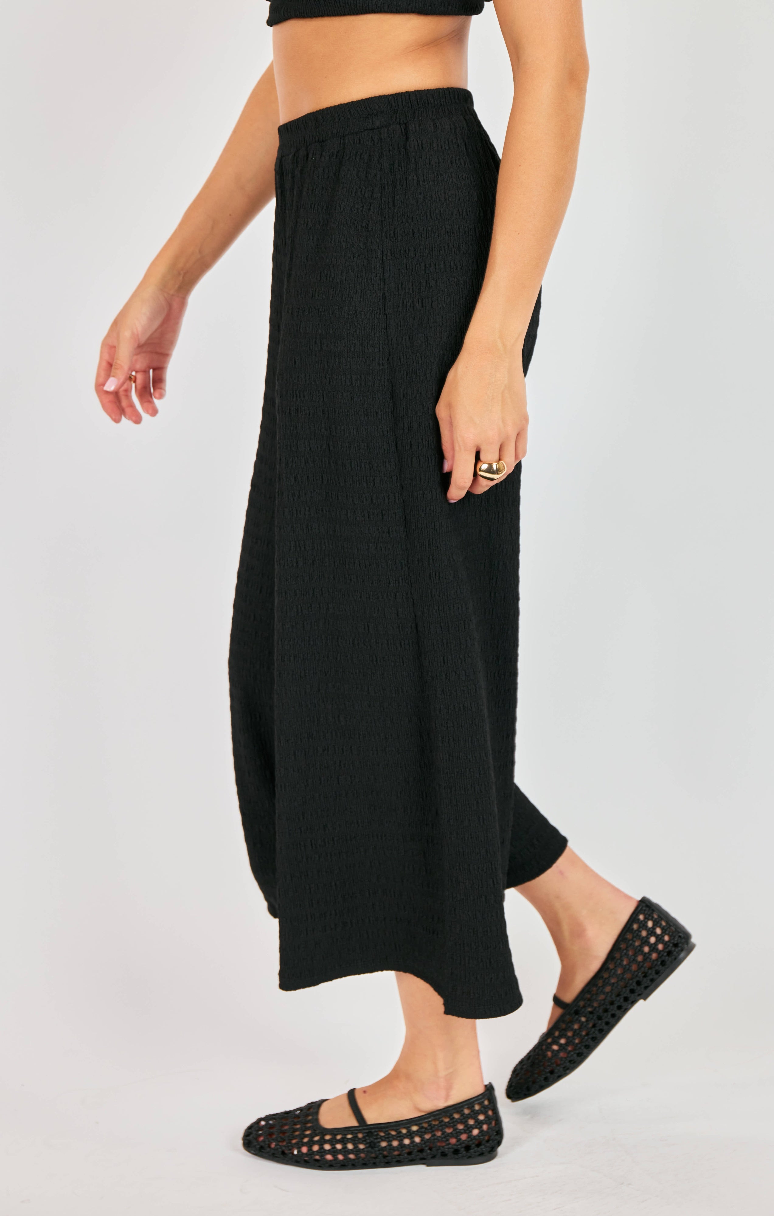 Sadie & Sage Howdy Honey Textured Pants in Black-Pants-Sadie & Sage-Deja Nu Boutique, Women's Fashion Boutique in Lampasas, Texas