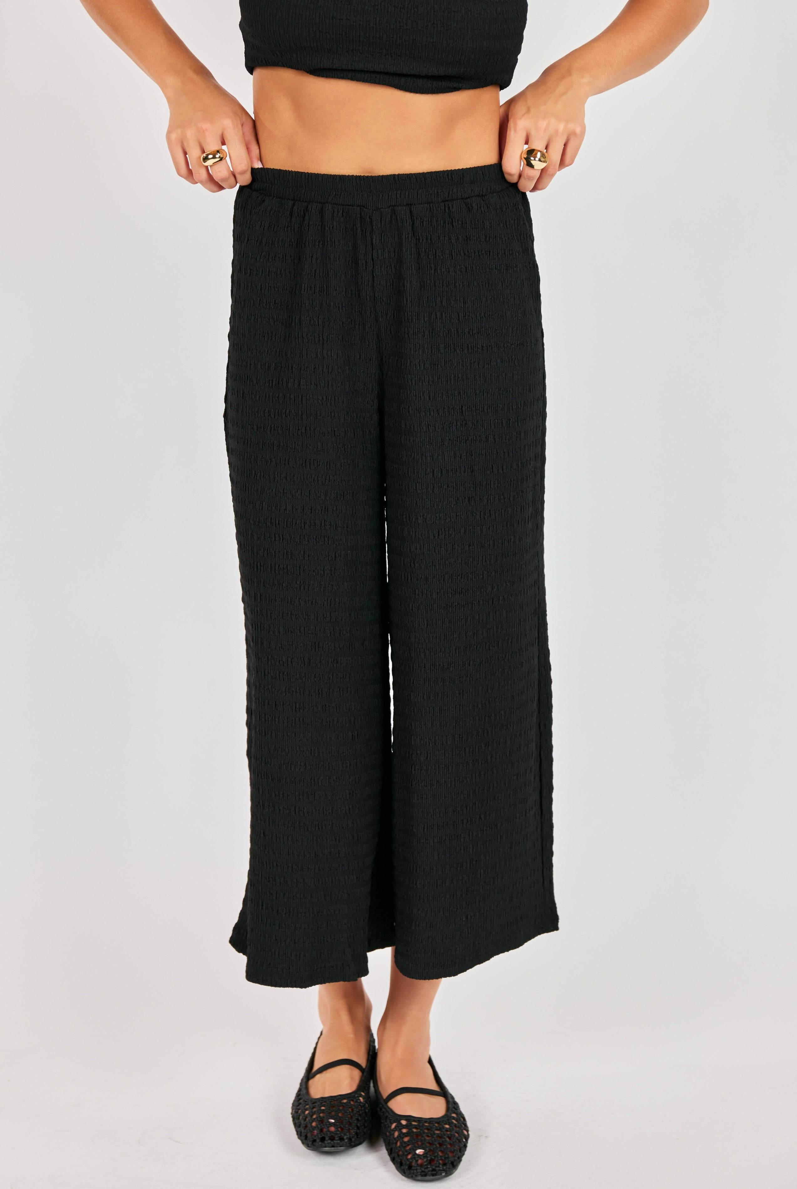 Sadie & Sage Howdy Honey Textured Pants in Black-Pants-Sadie & Sage-Deja Nu Boutique, Women's Fashion Boutique in Lampasas, Texas