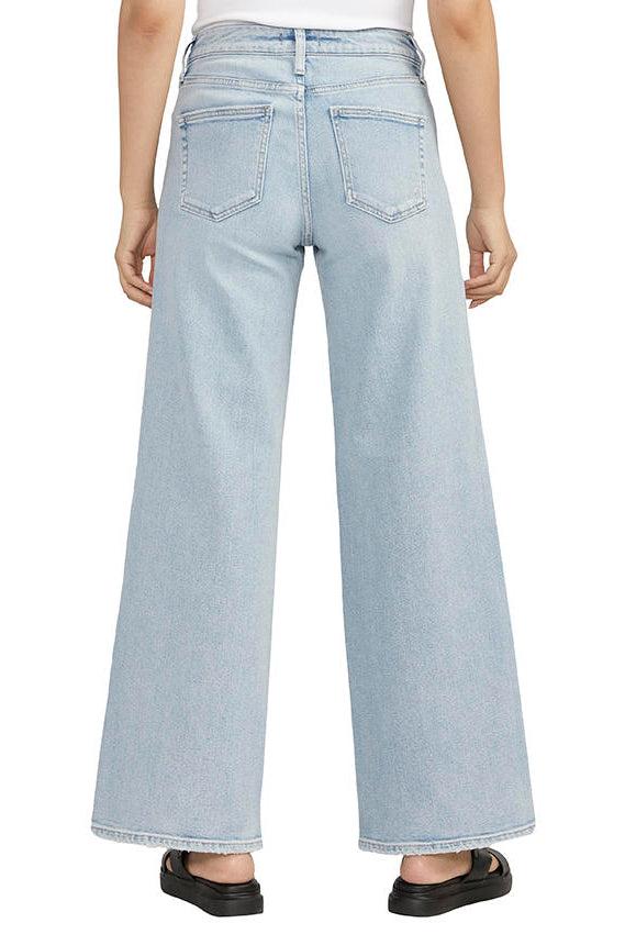 Silver Jeans Suki Curvy Fit Mid Rise Wide Leg Jean In Light Indigo-Jeans-Silver Jeans-Deja Nu Boutique, Women's Fashion Boutique in Lampasas, Texas