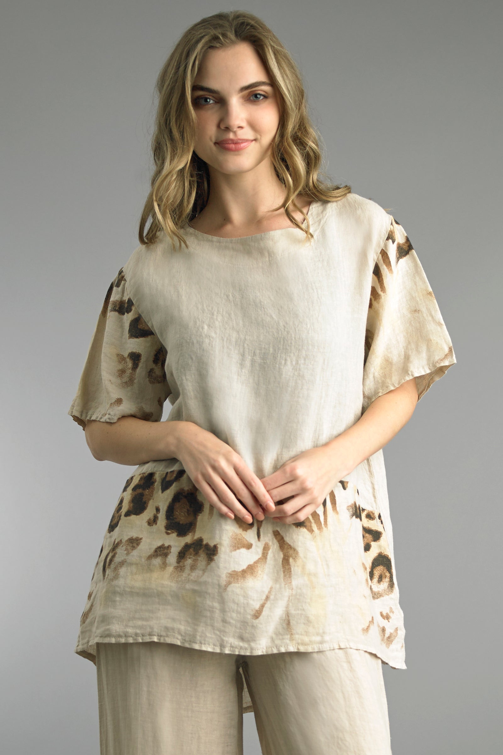 Tempo Paris Beige Cheetah Linen Tunic-Tops-Tempo Paris-Deja Nu Boutique, Women's Fashion Boutique in Lampasas, Texas