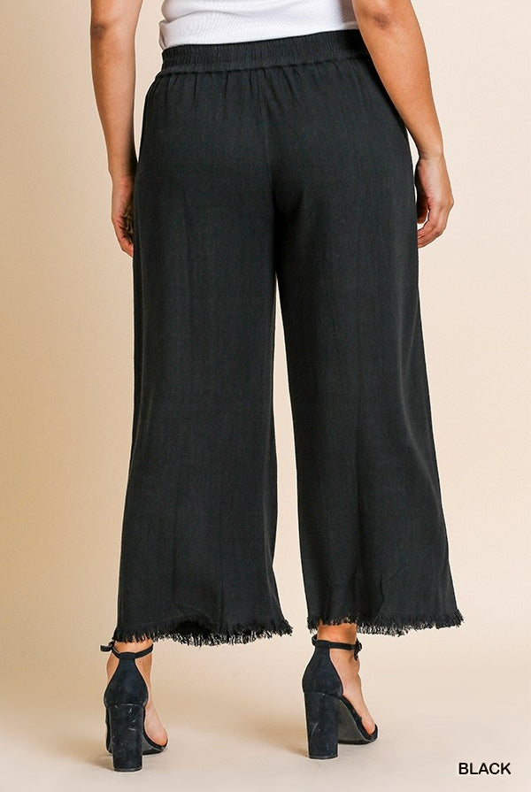 Umgee Plus Size Black Linen Blend Wide Leg Pants with Frayed Hem-Curvy/Plus Pants-Umgee-Deja Nu Boutique, Women's Fashion Boutique in Lampasas, Texas