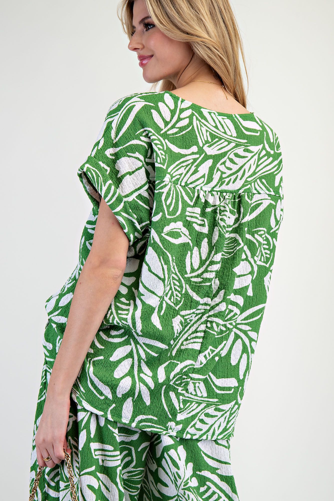 easel Plus Size Tropical Popcorn Knit Top in Jungle Green-Curvy/Plus Blouses-Easel-Deja Nu Boutique, Women's Fashion Boutique in Lampasas, Texas
