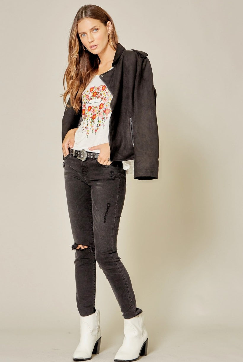 Andree By Unit Floral Lips Tee-Graphic Tees-Andree By Unit-Deja Nu Boutique, Women's Fashion Boutique in Lampasas, Texas