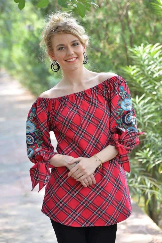 Avani del amour Floral Embroidered Tunic-Tunics-Avani del amour-Deja Nu Boutique, Women's Fashion Boutique in Lampasas, Texas