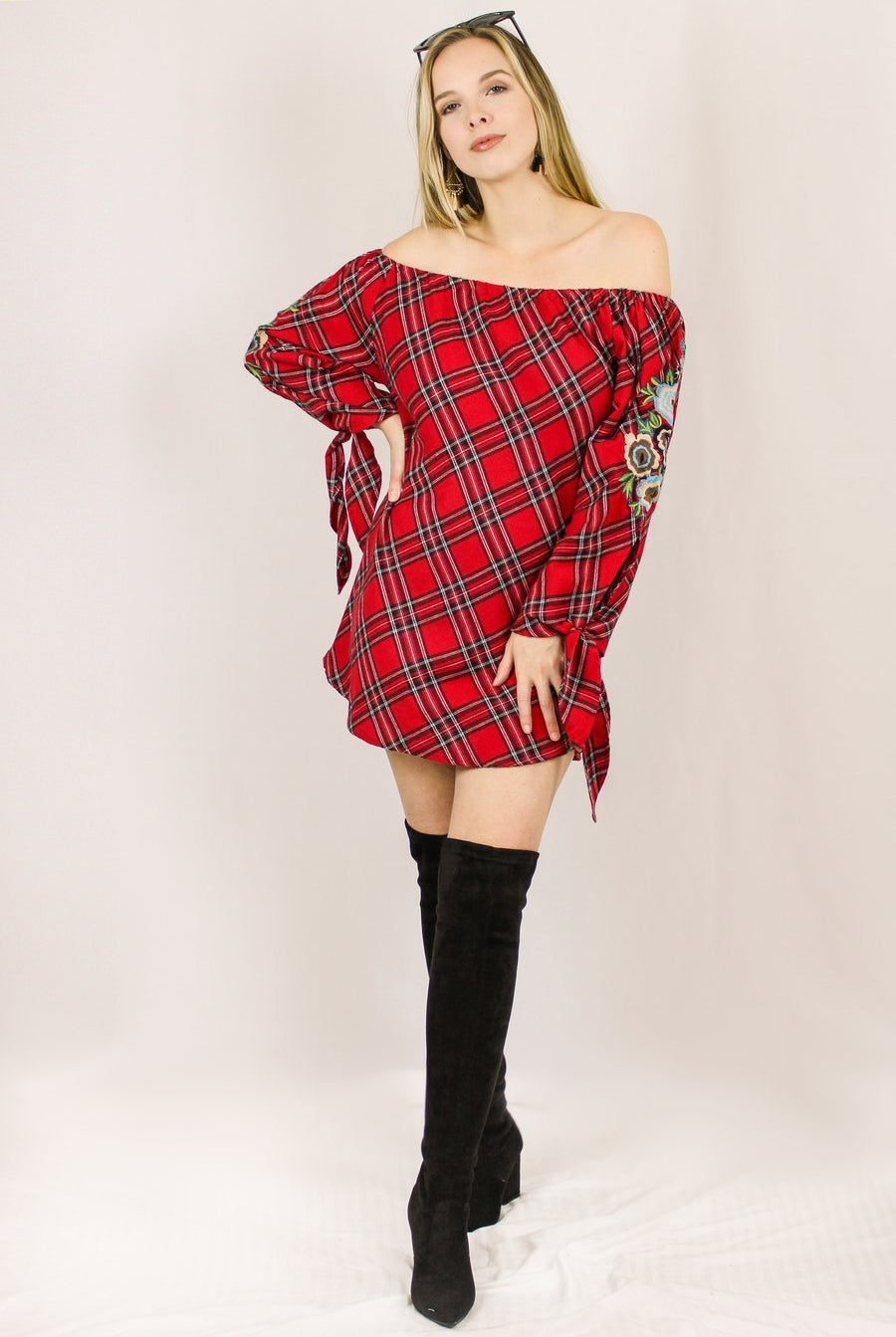 Avani del amour Floral Embroidered Tunic-Tunics-Avani del amour-Deja Nu Boutique, Women's Fashion Boutique in Lampasas, Texas