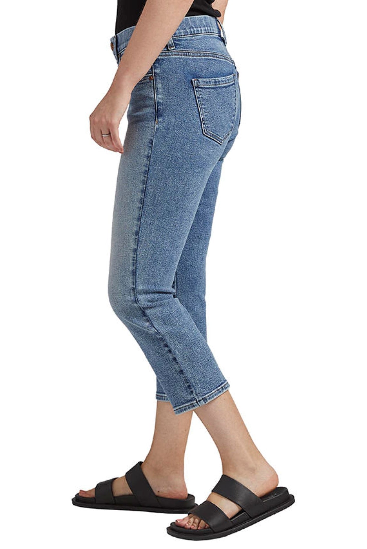 Jag Maya Mid Rise Capri In Del Mar-Jeans-Jag-Deja Nu Boutique, Women's Fashion Boutique in Lampasas, Texas