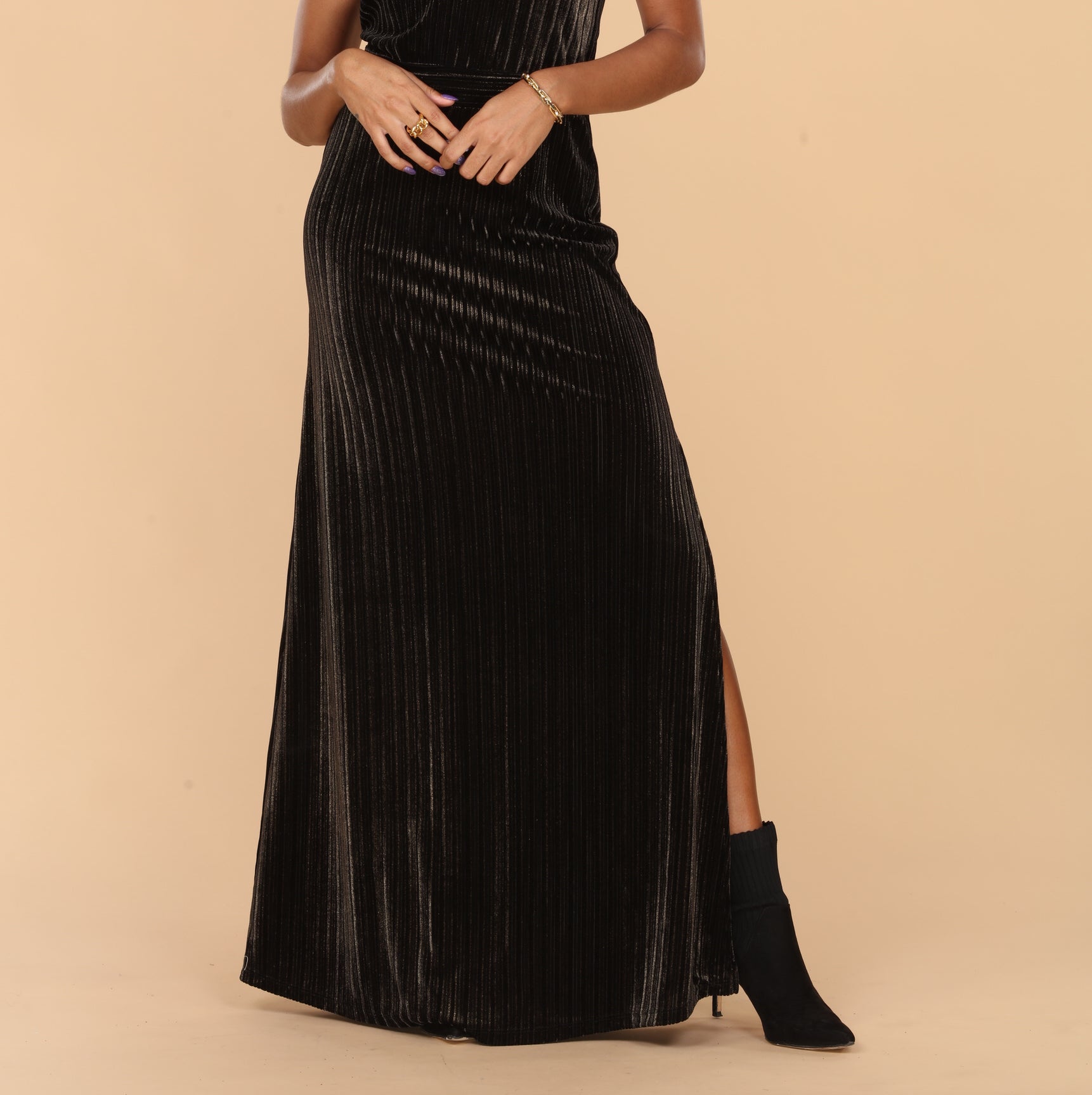 Veronica M Dassia Velvet Halter Maxi Dress In Black-Maxi Dresses-Veronica M-Deja Nu Boutique, Women's Fashion Boutique in Lampasas, Texas
