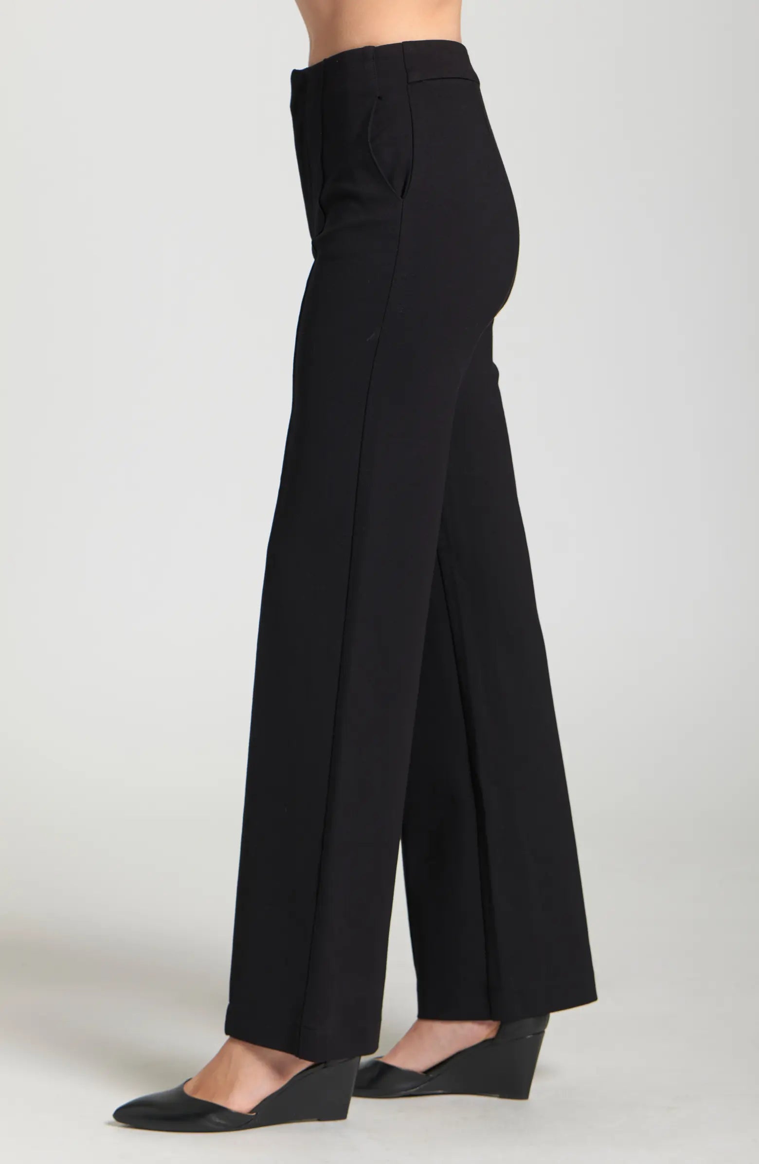APNY Black Front Zip Pant with Pin-Tucked Leg-Bottoms-APNY-Deja Nu Boutique, Women's Fashion Boutique in Lampasas, Texas
