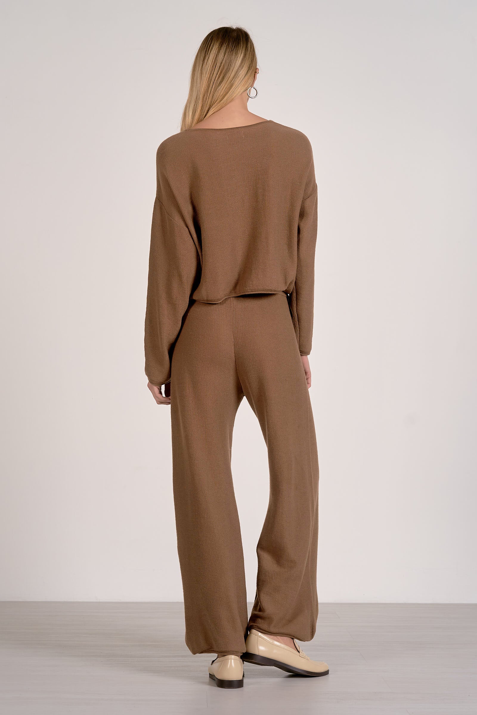 ELAN Caramel Pocket Front Sweater-Tops-Elan-Deja Nu Boutique, Women's Fashion Boutique in Lampasas, Texas