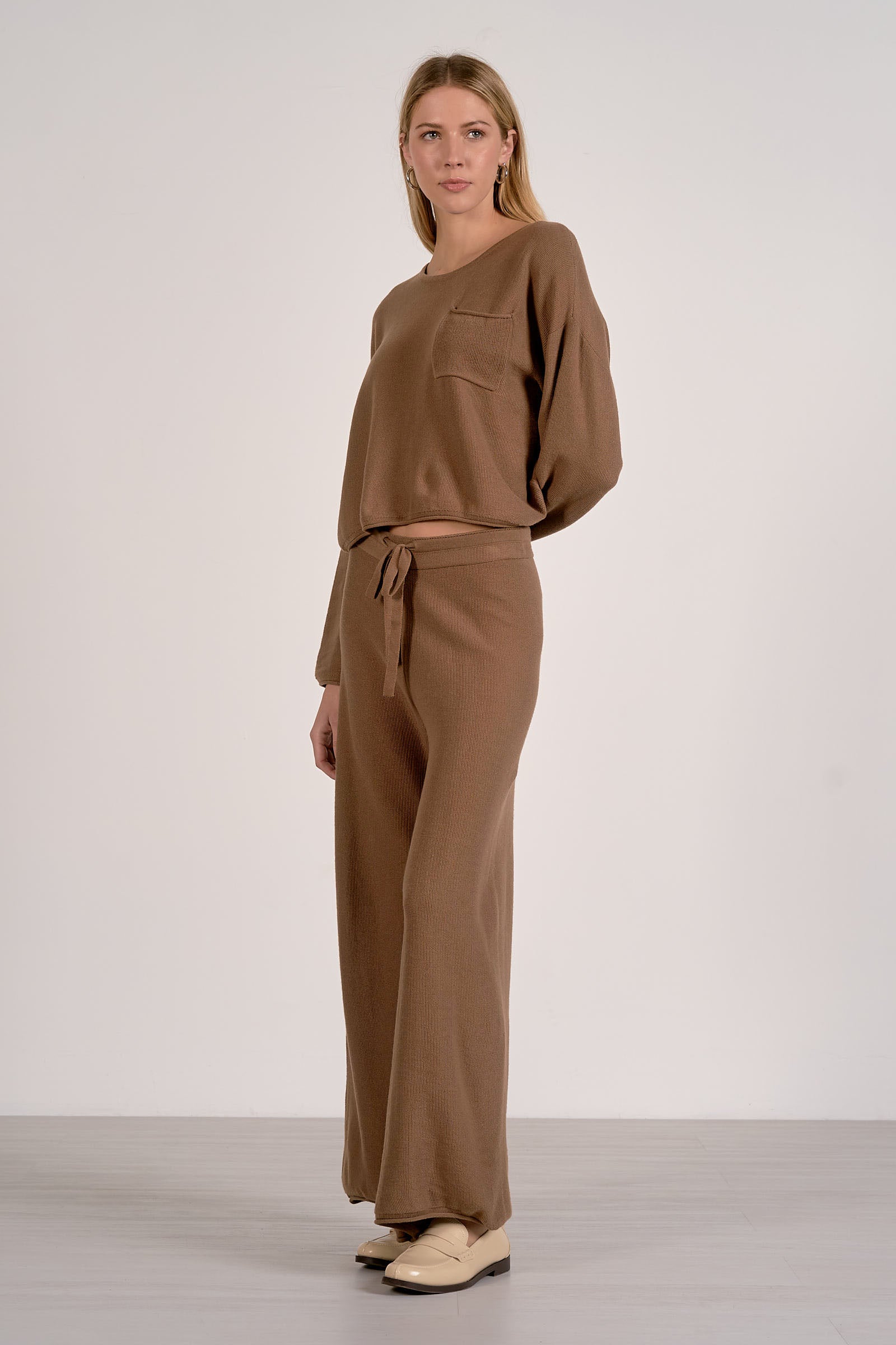 ELAN Caramel Pocket Front Sweater-Tops-Elan-Deja Nu Boutique, Women's Fashion Boutique in Lampasas, Texas