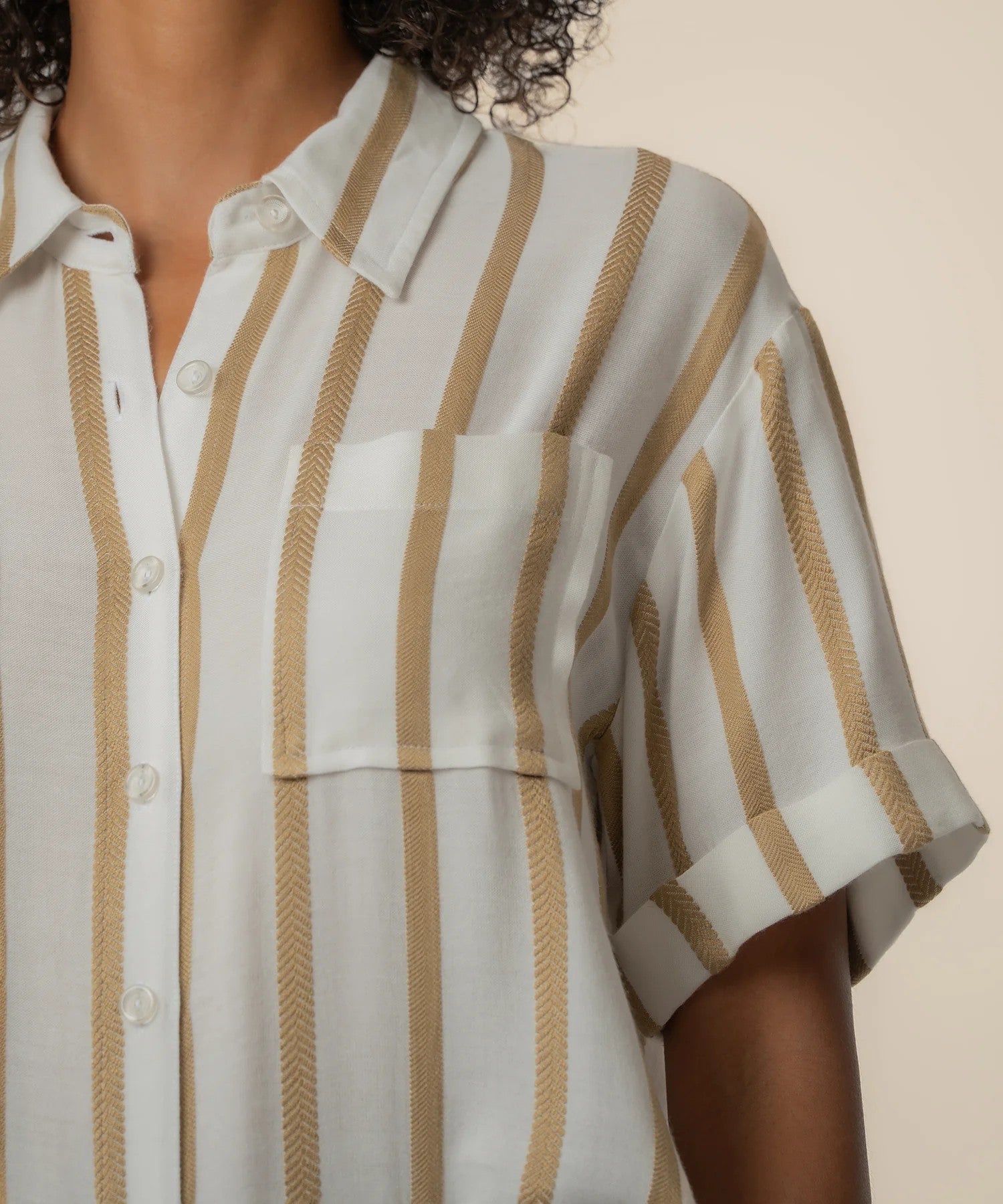 Kut from the Kloth Aida Short Sleeve Top – Golden Off White-shirts-Kut from the Kloth-Deja Nu Boutique, Women's Fashion Boutique in Lampasas, Texas