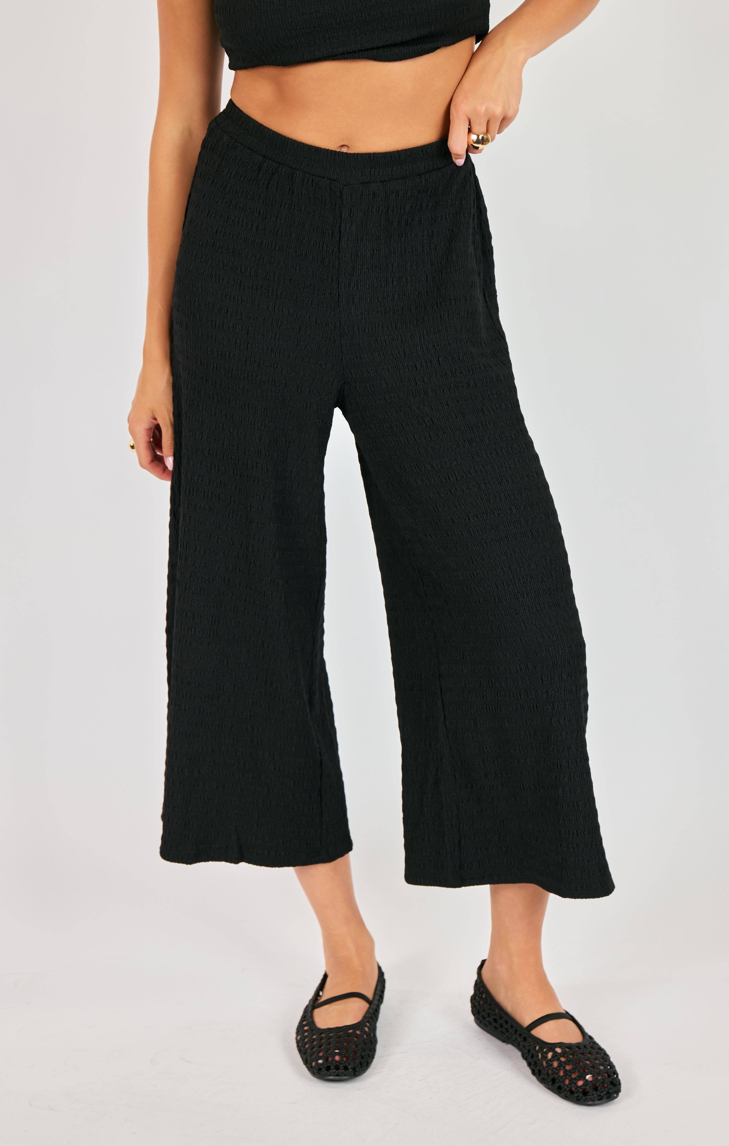 Sadie & Sage Howdy Honey Textured Pants in Black-Pants-Sadie & Sage-Deja Nu Boutique, Women's Fashion Boutique in Lampasas, Texas