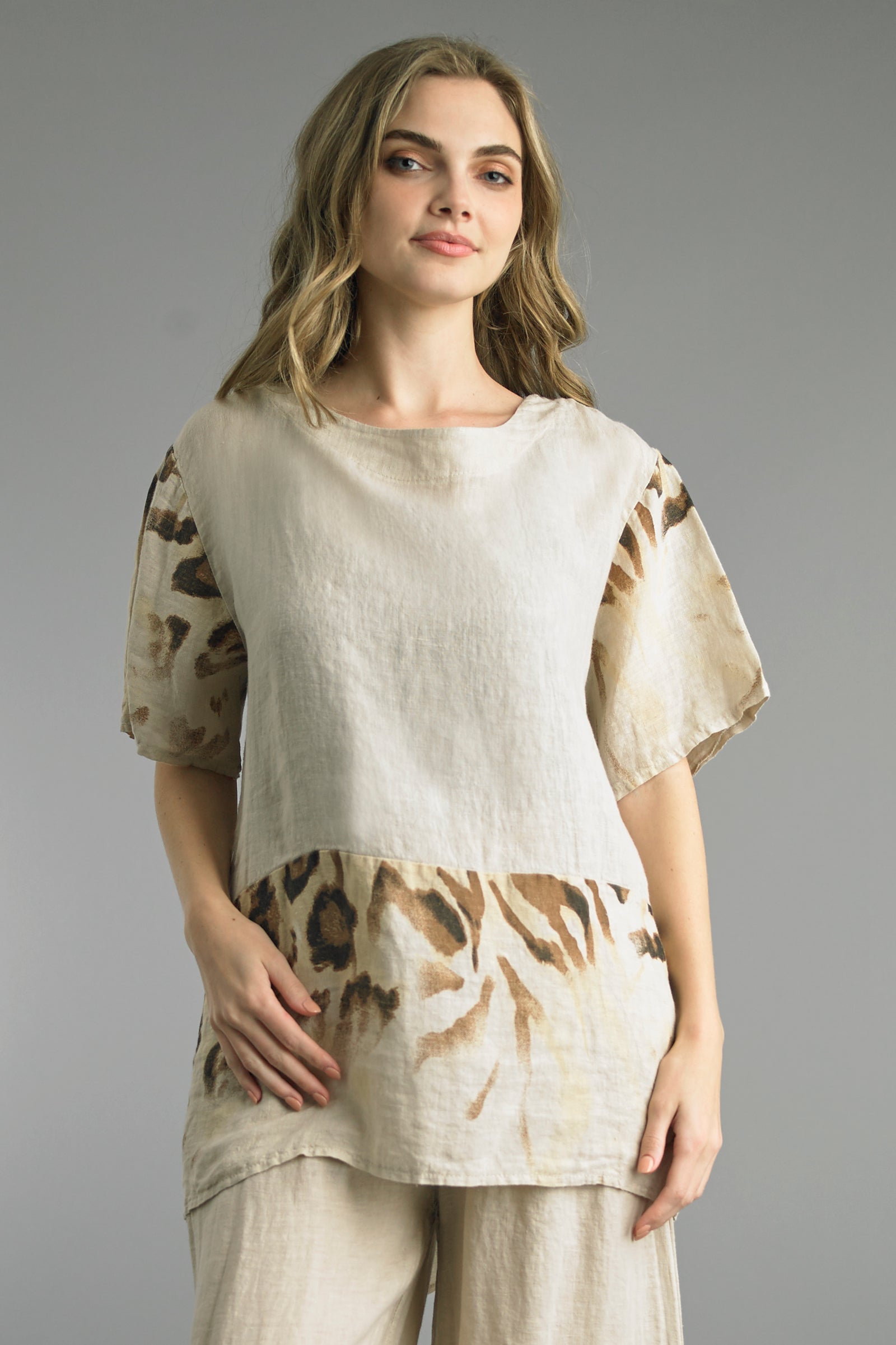 Tempo Paris Beige Cheetah Linen Tunic-Tops-Tempo Paris-Deja Nu Boutique, Women's Fashion Boutique in Lampasas, Texas