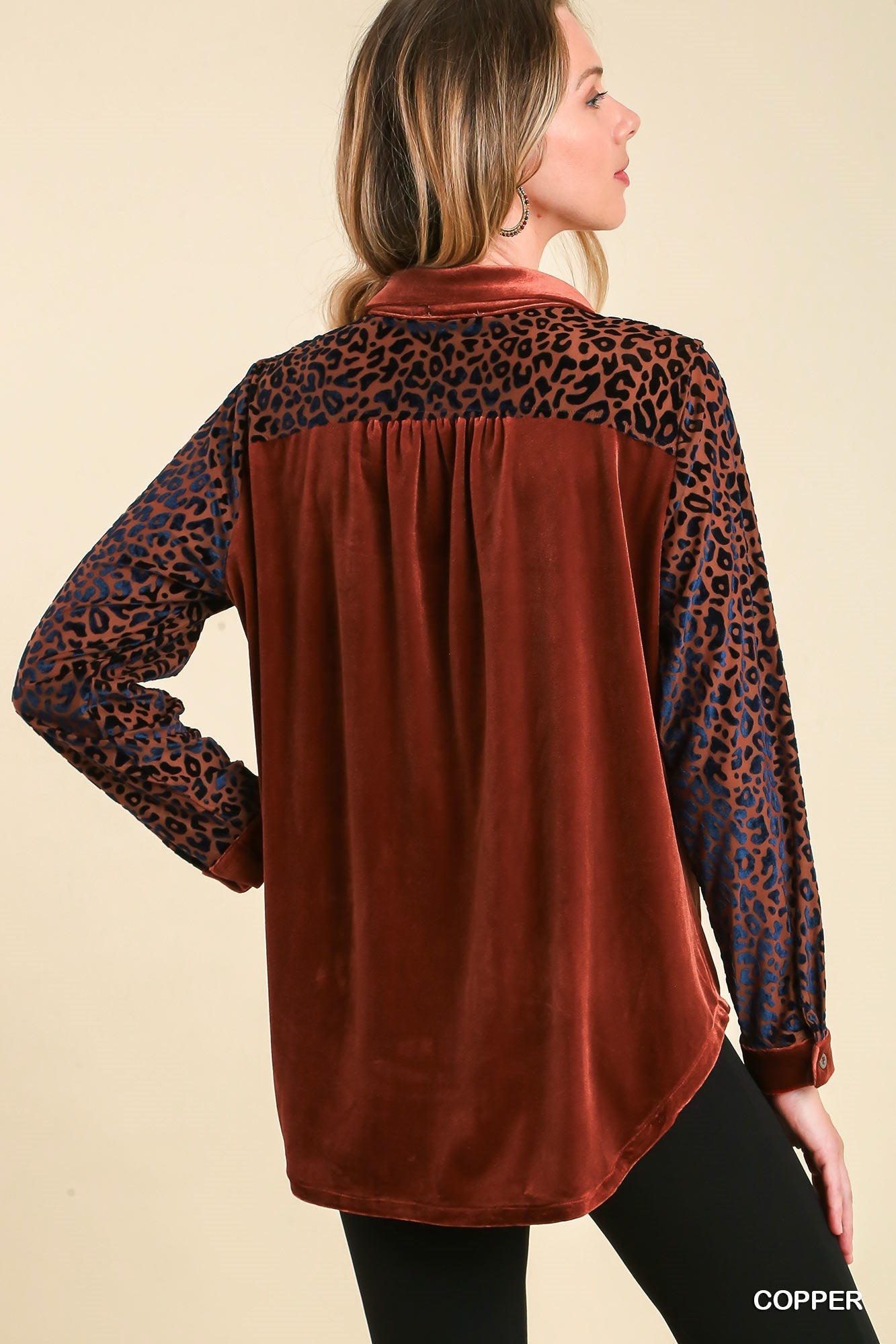 Discount Umgee Off the Shoulder Velvet Top Size Medium