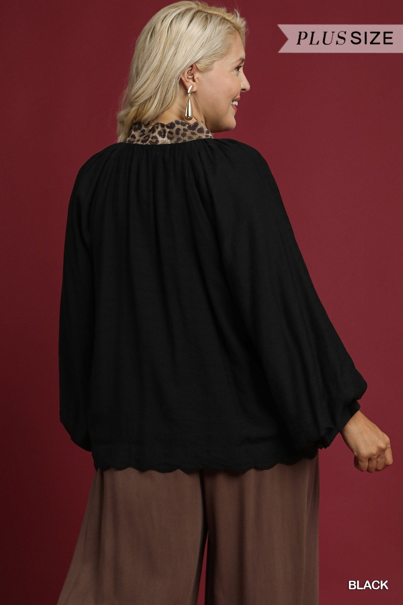 Umgee Plus Size Black Balloon Sleeve Blouse with Leopard Trim-Curvy/Plus Blouses-umgee-Deja Nu Boutique, Women's Fashion Boutique in Lampasas, Texas
