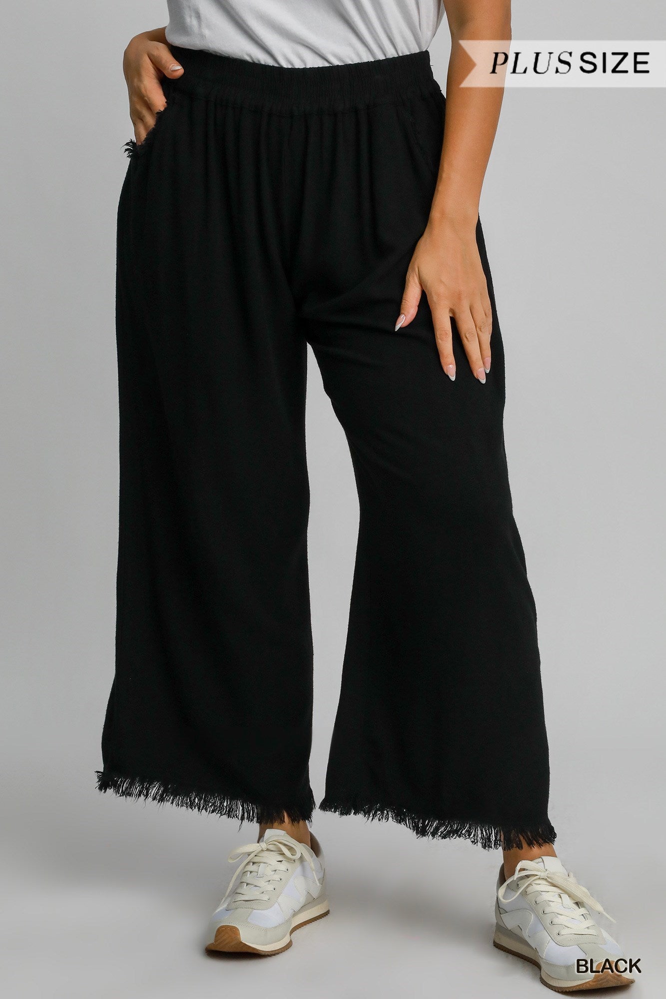 Umgee Plus Size Black Linen Blend Wide Leg Pants with Frayed Hem-Curvy/Plus Pants-Umgee-Deja Nu Boutique, Women's Fashion Boutique in Lampasas, Texas