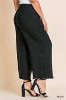 Umgee Plus Size Black Linen Blend Wide Leg Pants with Frayed Hem-Curvy/Plus Pants-Umgee-Deja Nu Boutique, Women's Fashion Boutique in Lampasas, Texas