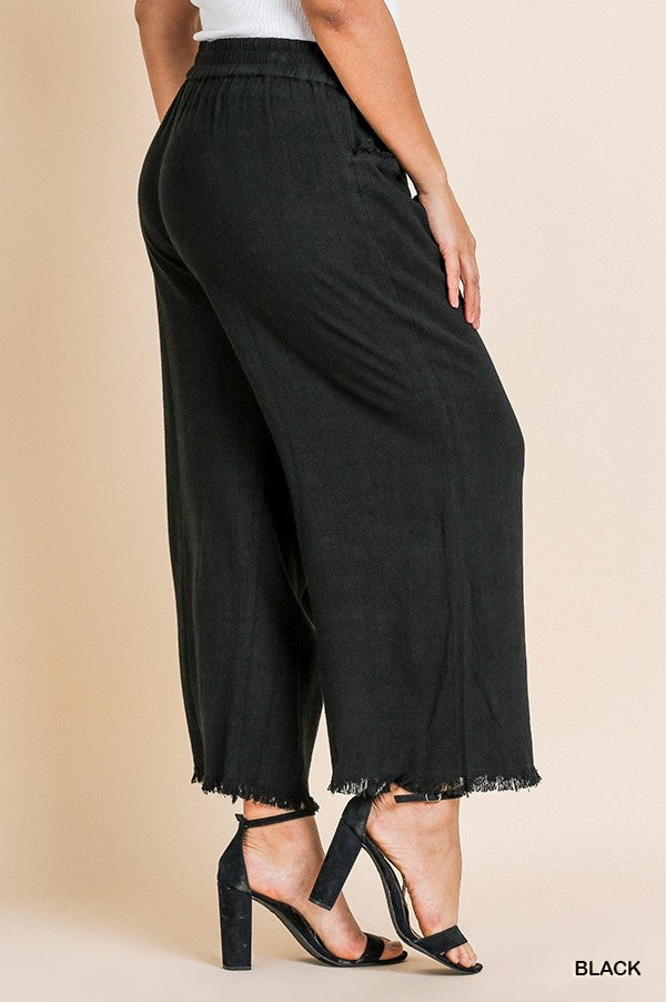 Umgee Plus Size Black Linen Blend Wide Leg Pants with Frayed Hem-Curvy/Plus Pants-Umgee-Deja Nu Boutique, Women's Fashion Boutique in Lampasas, Texas