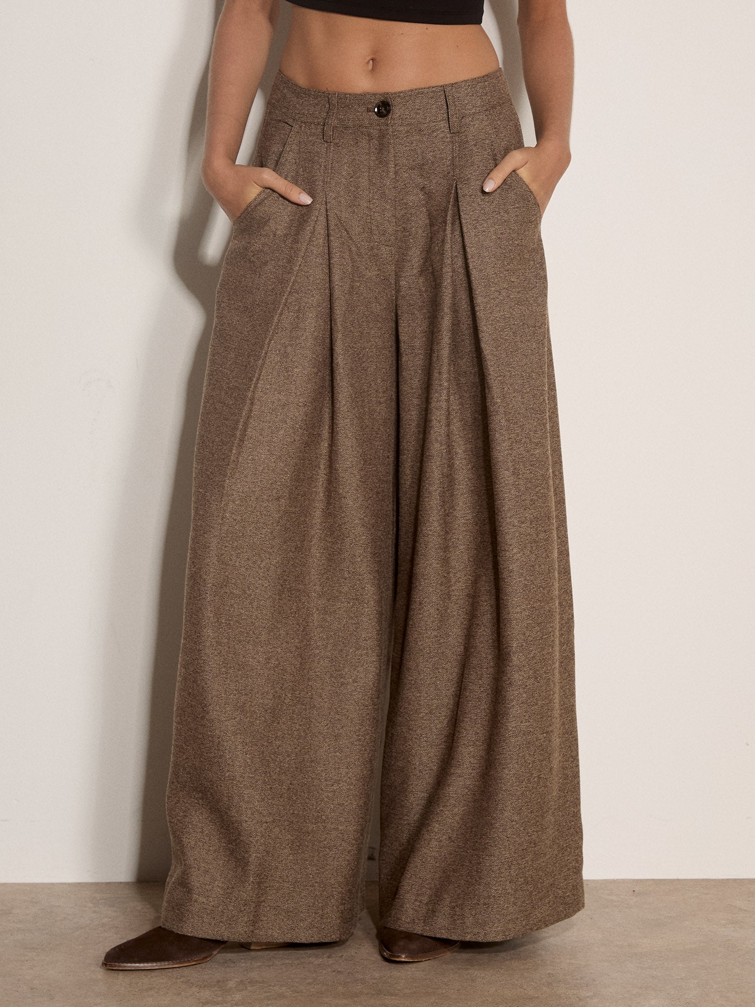 Apricot brown inverted pleat wide tailored trousers with front pleating, side pockets and super wide legs, style X246212.