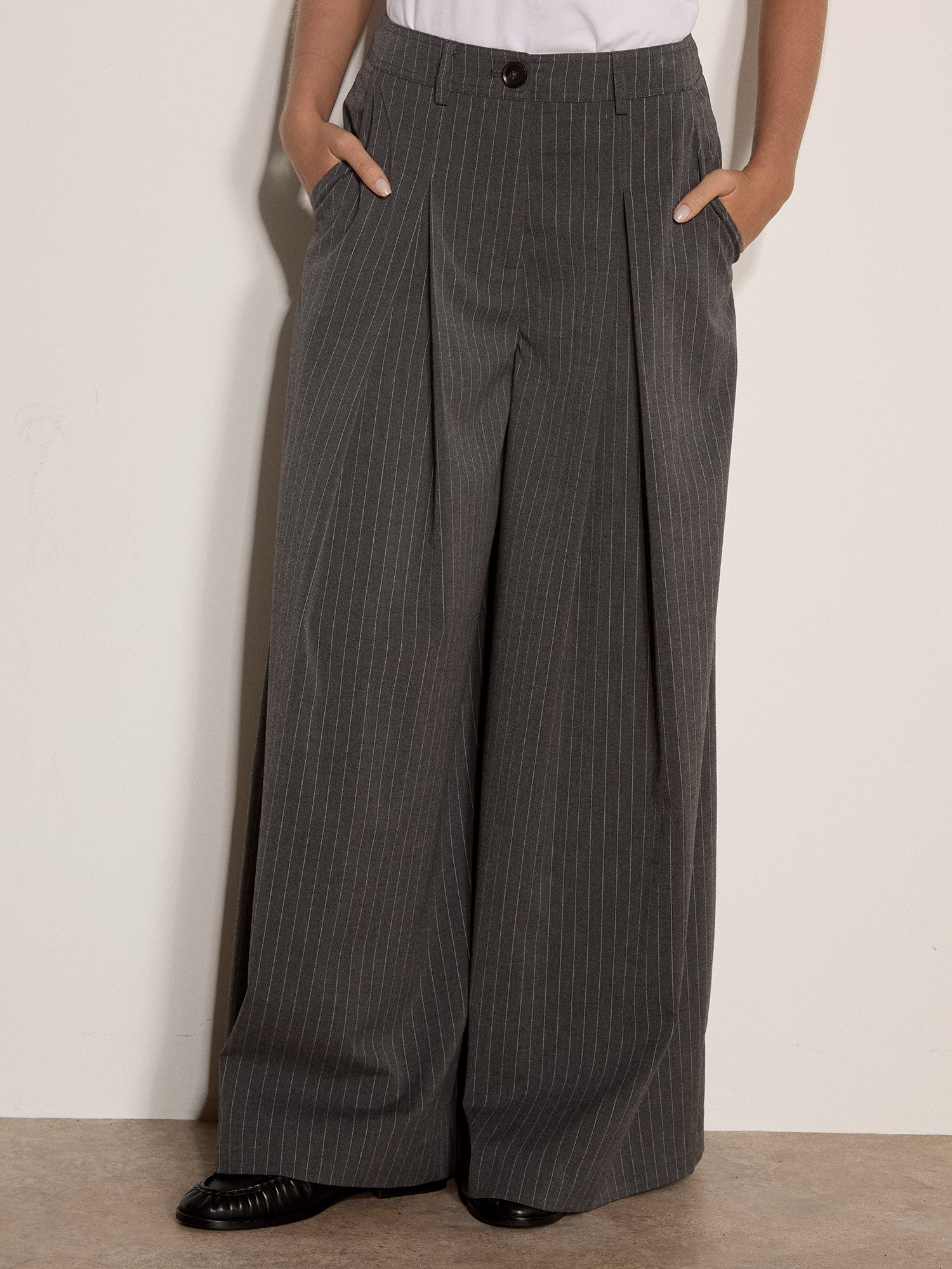 Apricot Inverted Pleat Pinstripe Wide Leg Trouser in Grey-trousers-Apricot-Deja Nu Boutique, Women's Fashion Boutique in Lampasas, Texas