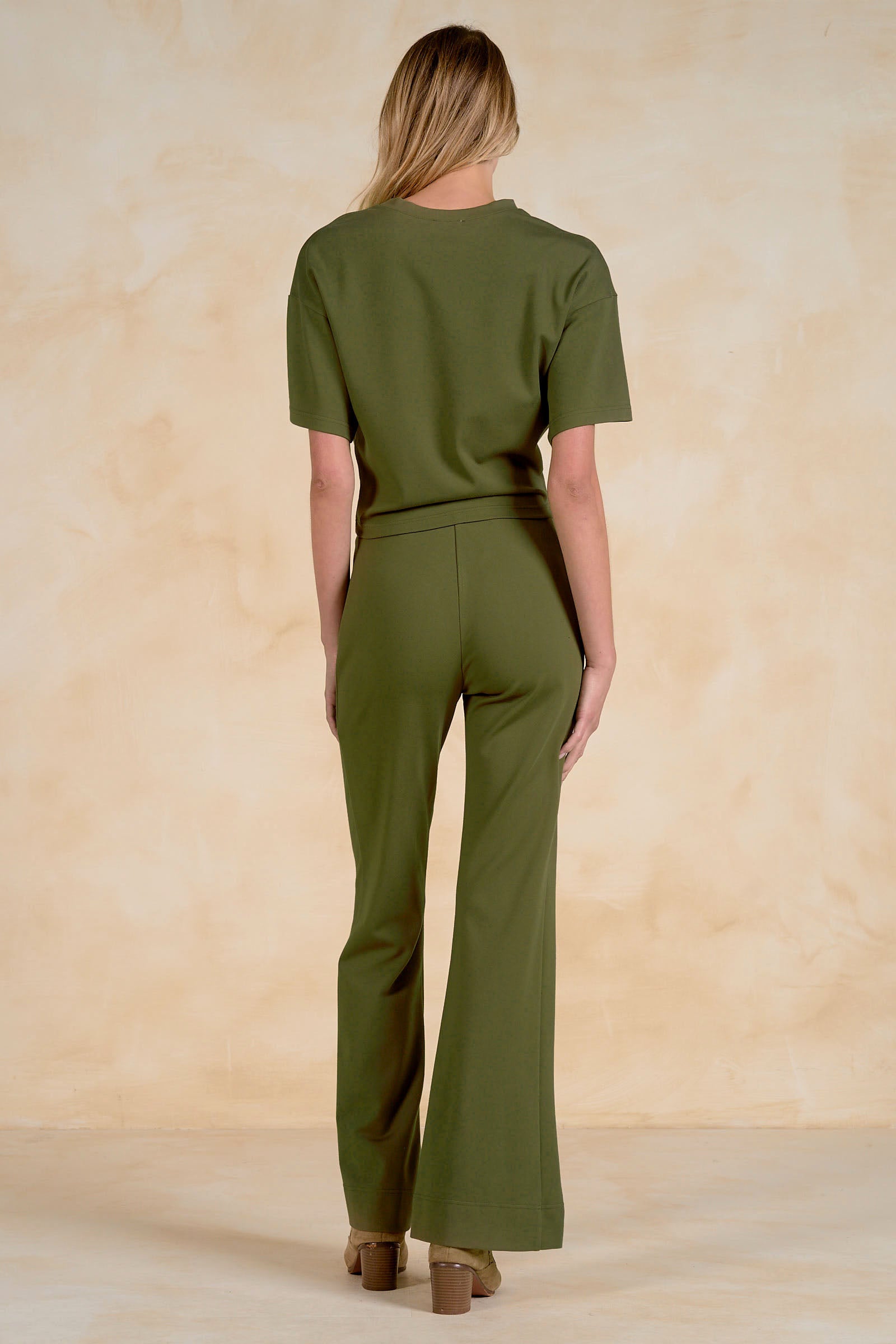 ELAN Olive Short Sleeve Crew Neck Crop Top-Tops-elan-Deja Nu Boutique, Women's Fashion Boutique in Lampasas, Texas
