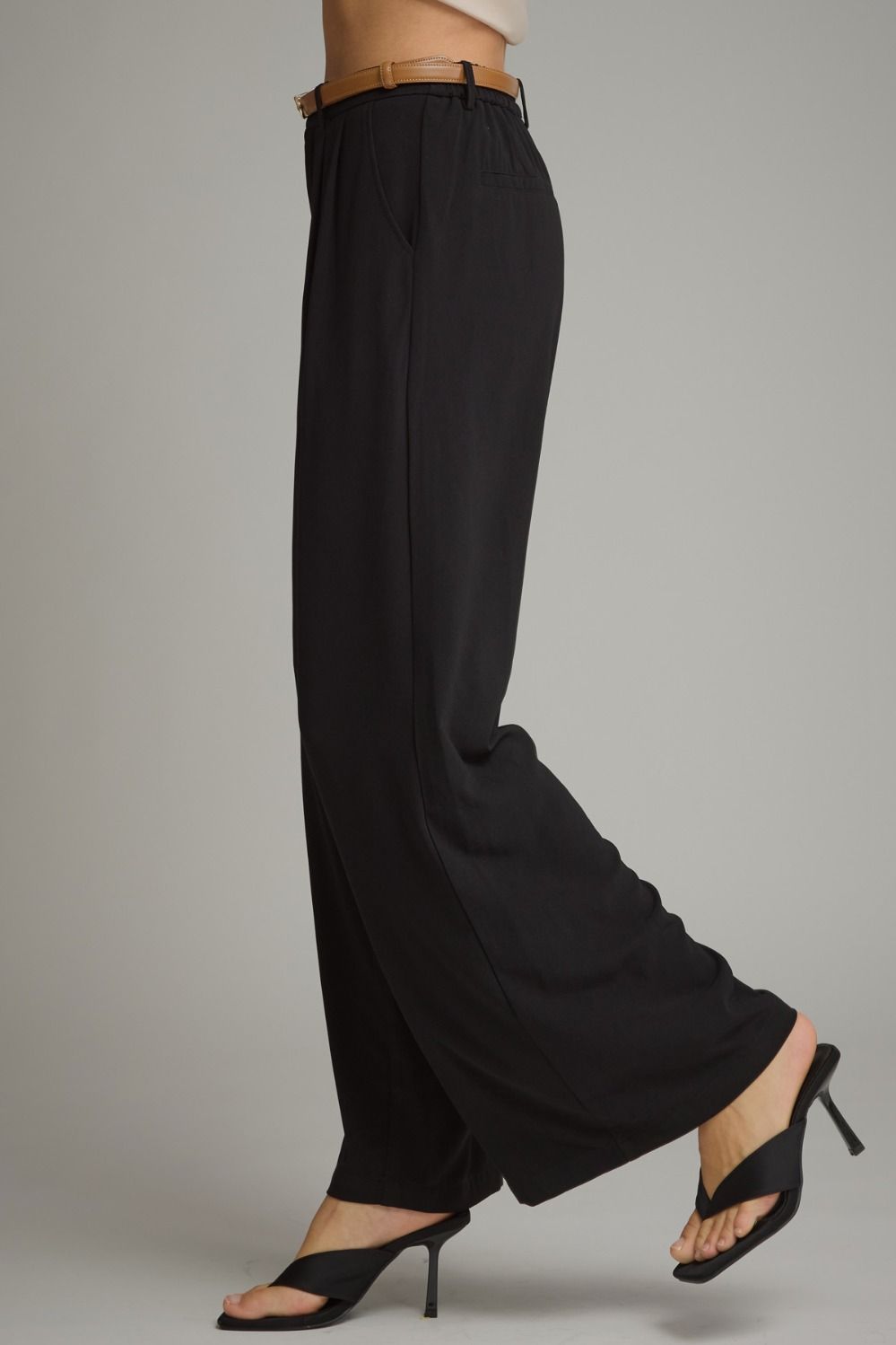 Entro Black Pleated Wide Leg Pants-trousers-Entro-Deja Nu Boutique, Women's Fashion Boutique in Lampasas, Texas