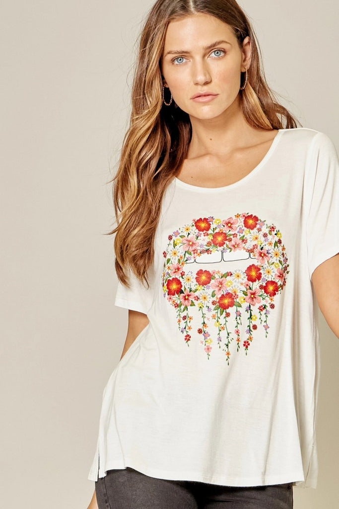 Andree By Unit Floral Lips Tee-Graphic Tees-Andree By Unit-Deja Nu Boutique, Women's Fashion Boutique in Lampasas, Texas