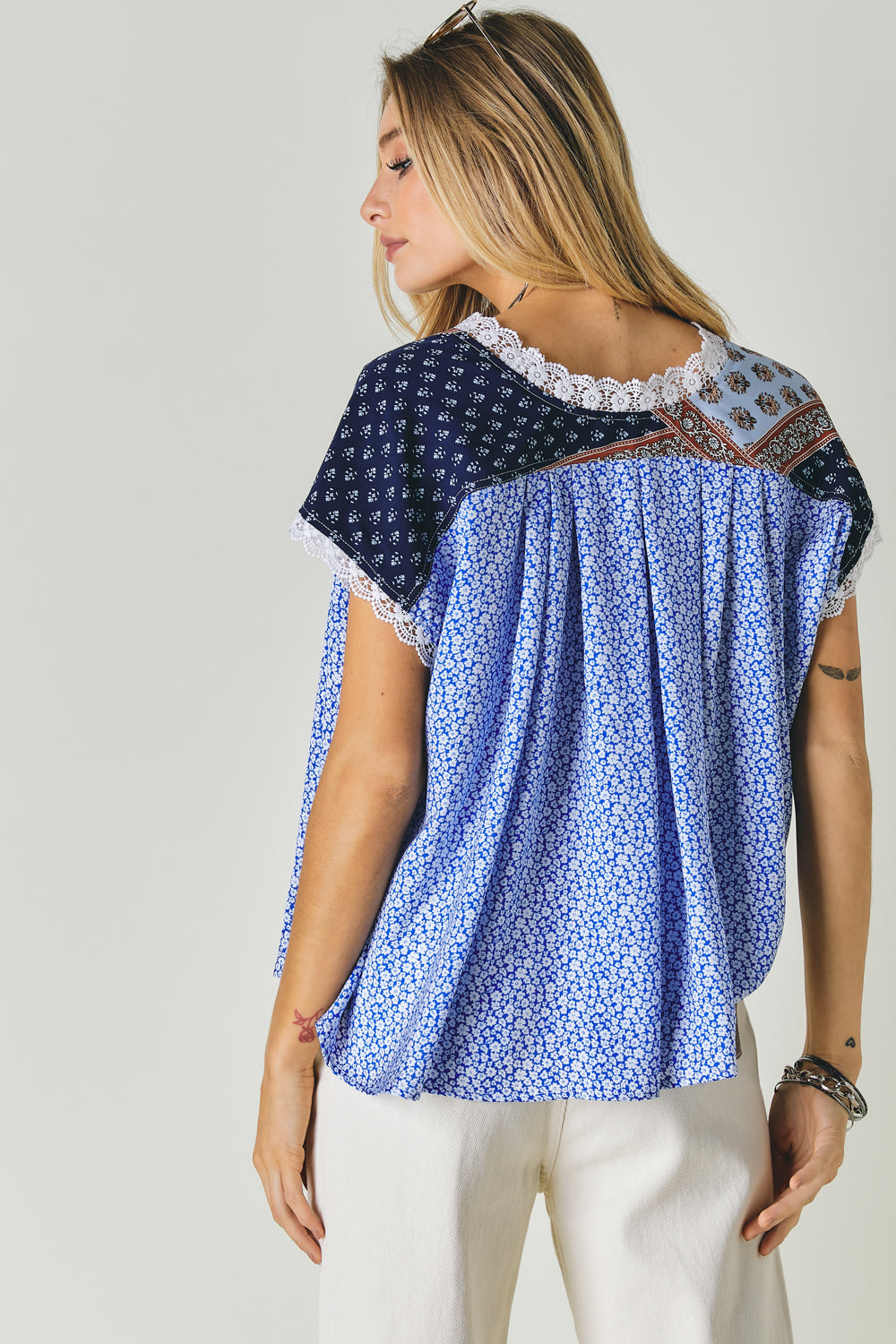 Davi And Dani Printed Lace V Neck Short Sleeve Loose Top - Two Colors-Short Sleeves-Davi and Dani-Deja Nu Boutique, Women's Fashion Boutique in Lampasas, Texas