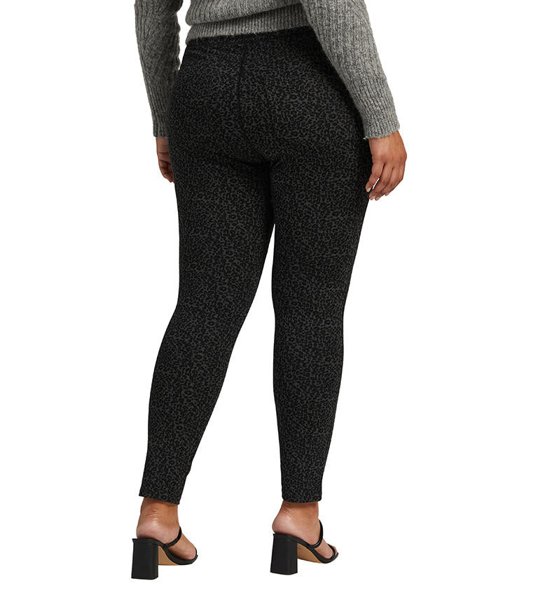 Jag Mid Rise Ricki Legging In Cheetah Plus-Curvy/Plus Bottoms-Jag-Deja Nu Boutique, Women's Fashion Boutique in Lampasas, Texas