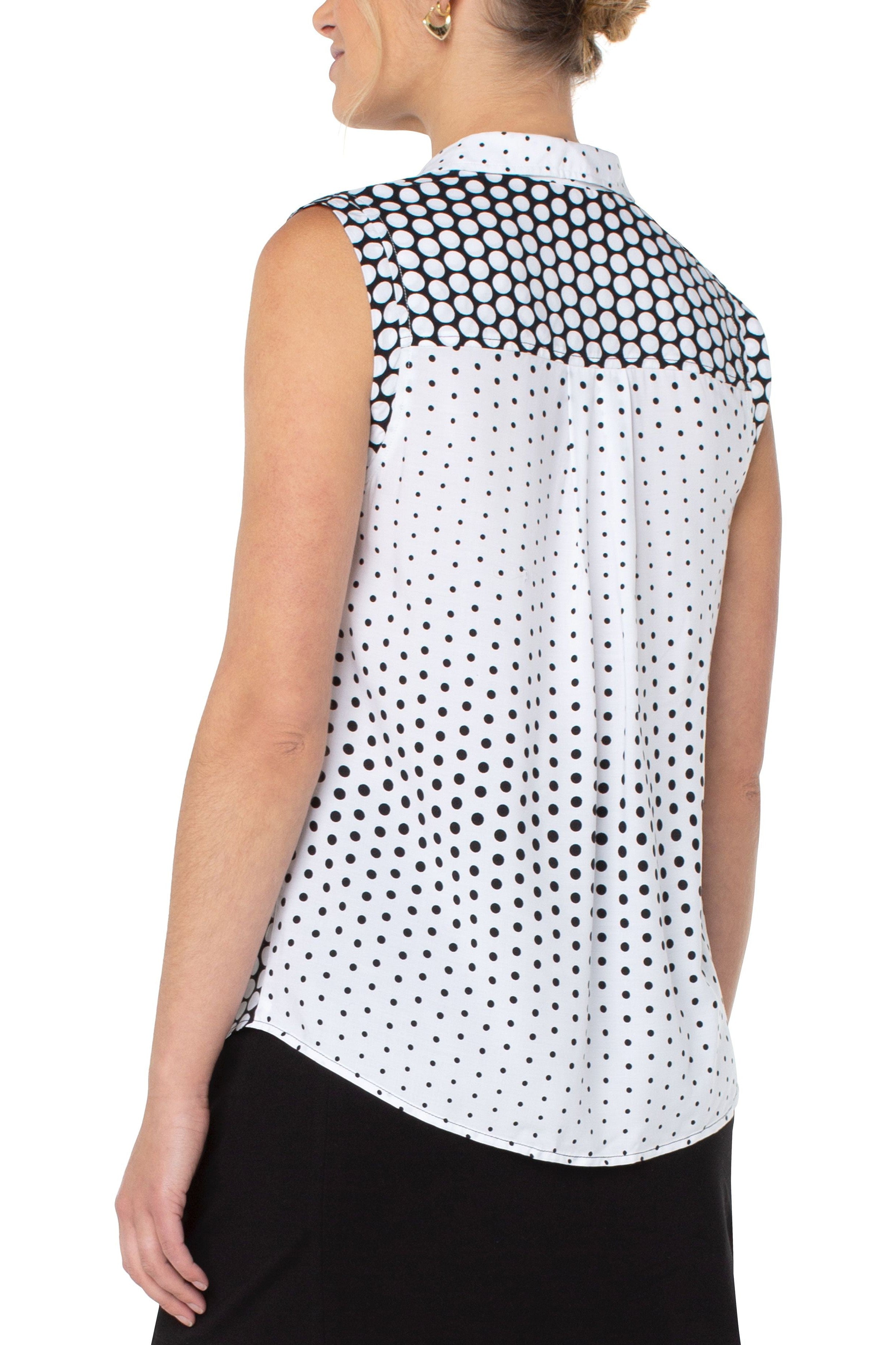 Liverpool Hidden Placket Sleeveless Button Front Shirt In Black And White Print-Tops-Liverpool-Deja Nu Boutique, Women's Fashion Boutique in Lampasas, Texas