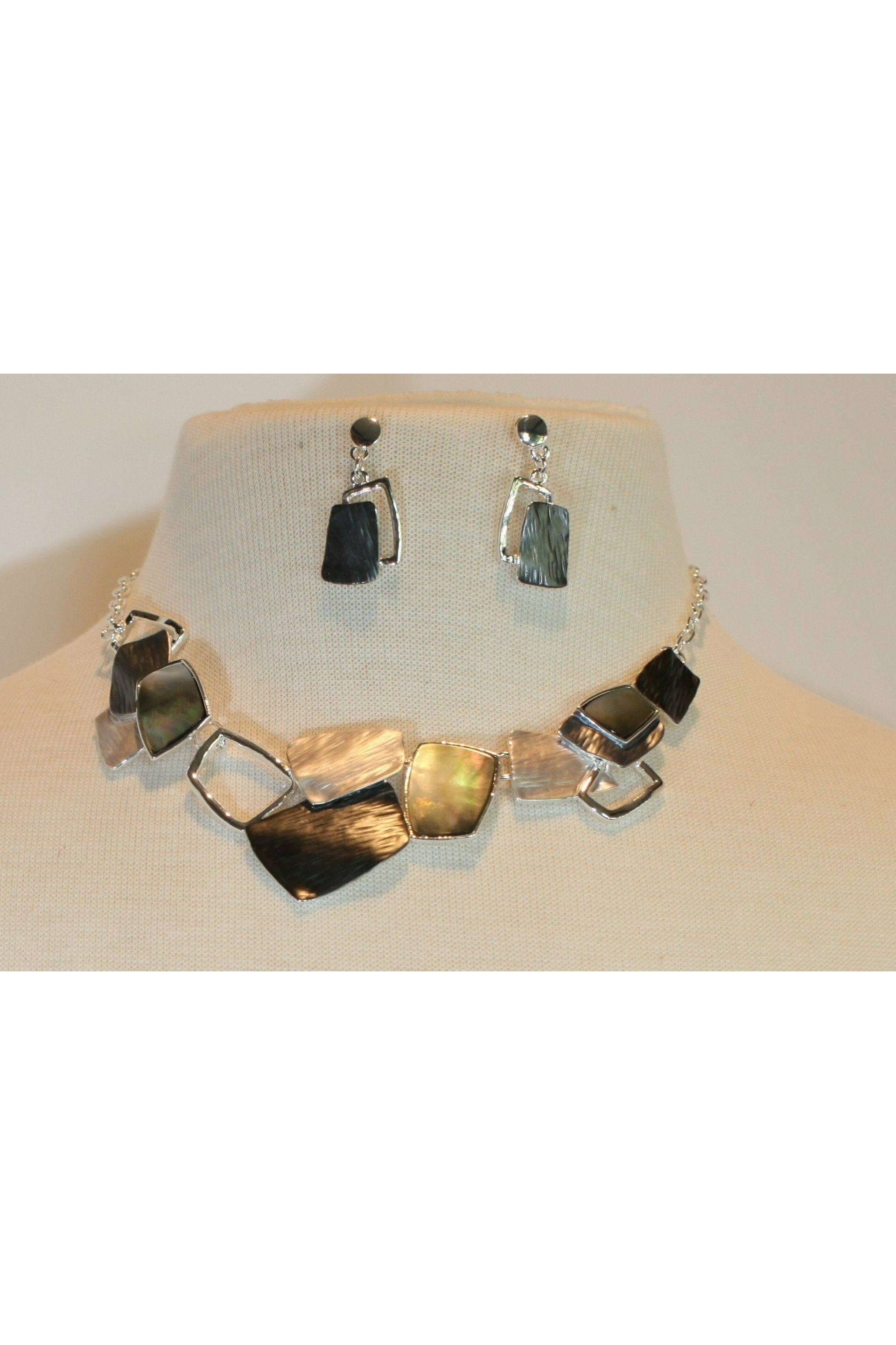 Slate Mother Of Pearl Necklace Set-Necklaces-Deja Nu Tx-Deja Nu Boutique, Women's Fashion Boutique in Lampasas, Texas