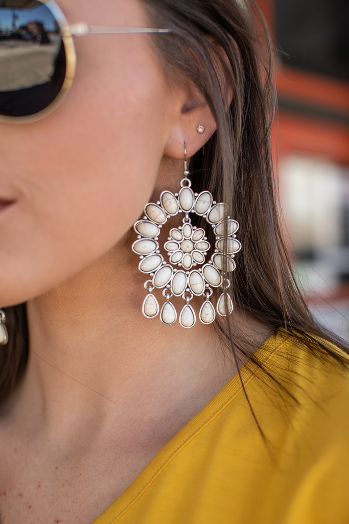 White Vintage Silver Cluster Necklace-Necklaces-Deja Nu Tx-Deja Nu Boutique, Women's Fashion Boutique in Lampasas, Texas